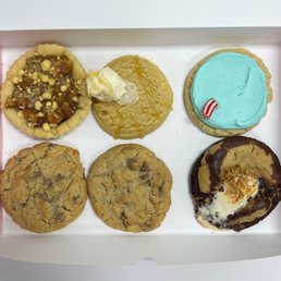 Flavors of the Week (7/3/22): Apple Pie, Cornbread, Blue Raspberry ft. ICEE, Chocolate Chip, and S'mores Brownie Flavors of the Week (7/3/22): Apple Pie, Cornbread, Blue Raspberry ft. ICEE, Chocolate Chip, and S'mores Brownie