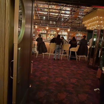 Golden Steer at One Fifth - Bar area, gorgeous - Steakhouses Near Me - New York, New York Golden Steer at One Fifth - Bar area, gorgeous - Steakhouses Near Me - New York, New York