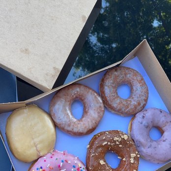 Dun-Well Doughnuts - Pb&j, glazed, lemon poppyseed, strawberry sprinkle, maple fench toast, blueberry - Donuts Near Me - Brooklyn, New York