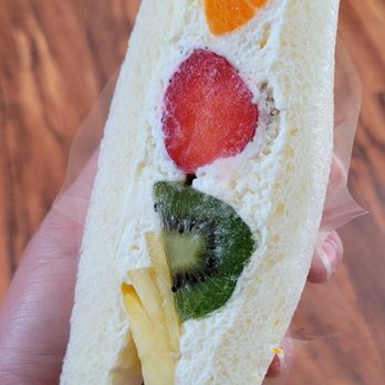 Mana Sandwiches - Mixed Fruit  (mandarin, strawberry, kiwi and pineapple) - Sandwiches Near Me - Honolulu, Hawaii