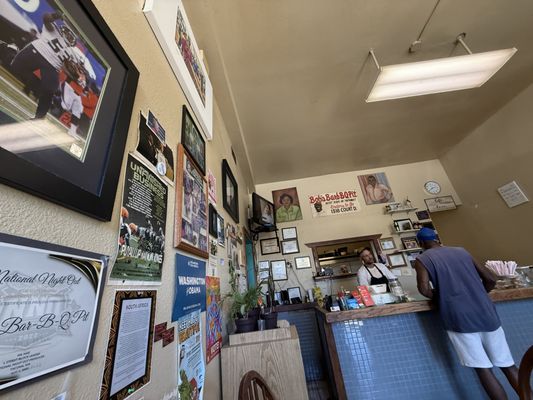 Bob's BBQ Pit by null