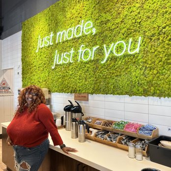 fresh&co - Coffee Area - Salad Near Me - Orlando, Florida