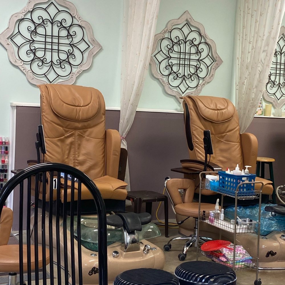 Future Nail & Spa - Chairs - Nail Salons Near Me - Huntsville, Alabama