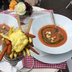 Markt Lokal - Truffelpommes und gazpacho