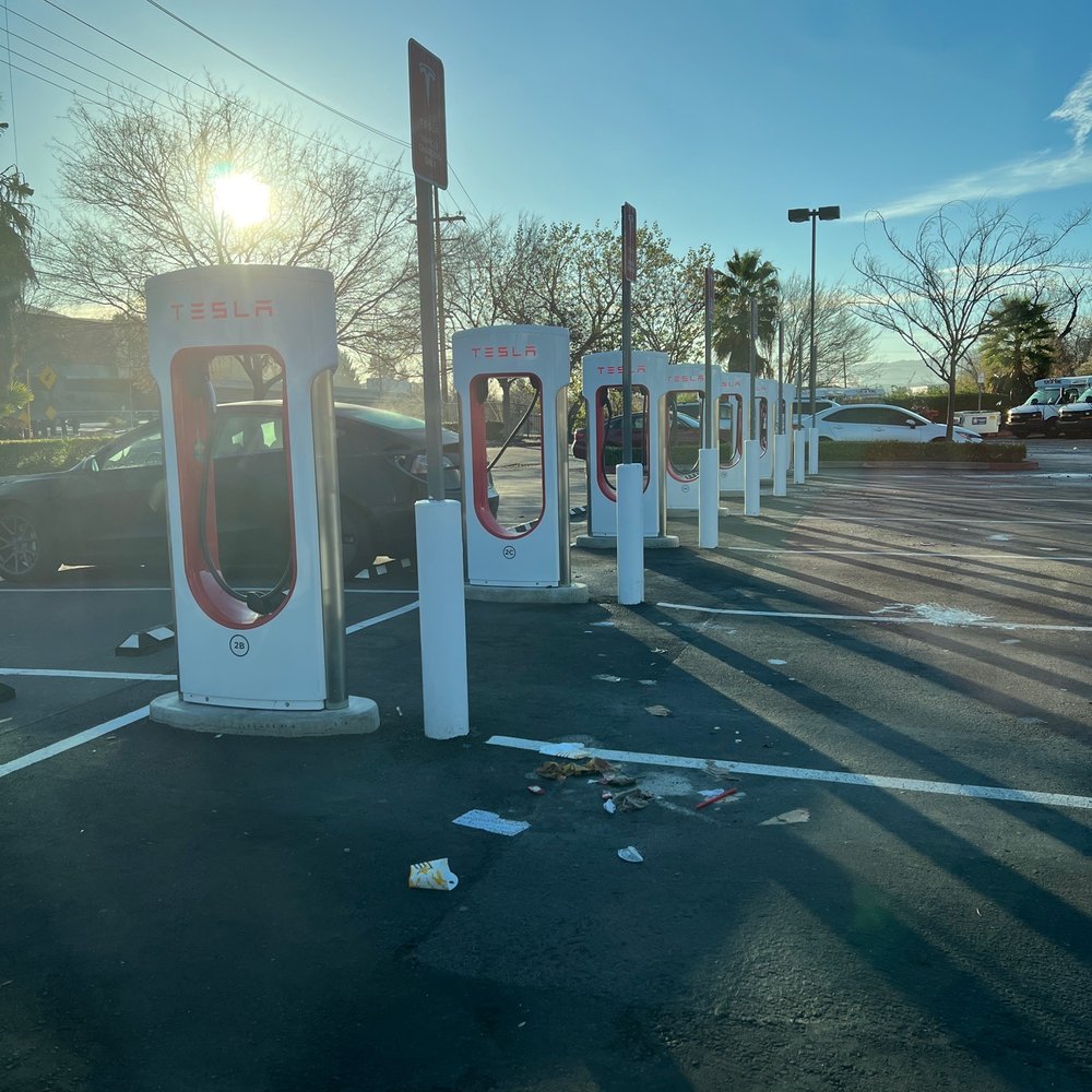 Garbage everywhere, no bathrooms Garbage everywhere, no bathrooms