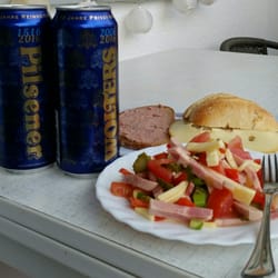 Netto Marken-Discount - .... ein königliches "Wolters Premium Pils" nebst Speisen, alles bei Netto erworben.