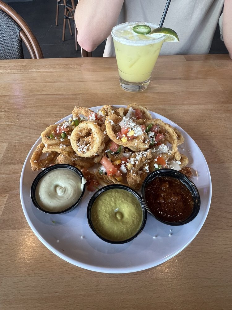 La Bodega Baja Taco Bar