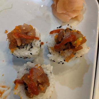 Tierra Viva - Spicy tuna roll - Mexican Near Me - Sayulita, NAY Tierra Viva - Spicy tuna roll - Mexican Near Me - Sayulita, NAY