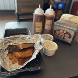J & L BBQ - Brisket and Jalapeño Cheddar Sausage