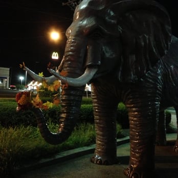 Eat'n Park - The elephant, the only thing that matters right now. - American Near Me - Somerset, Pennsylvania Eat'n Park - The elephant, the only thing that matters right now. - American Near Me - Somerset, Pennsylvania