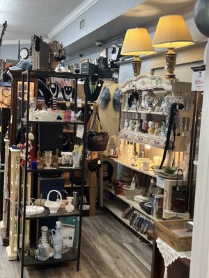 Antiques & Collectibles Too by null