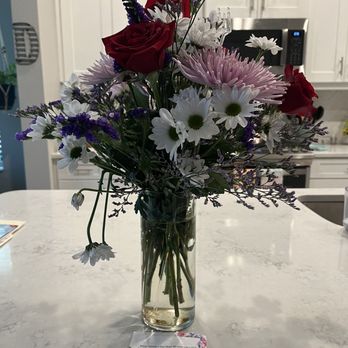 Ava's Flowers - The flowers that were delivered.  Not at all what I purchased from their website. - Florists Near Me - Mahwah, New Jersey
