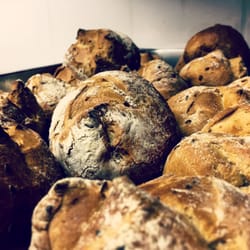 Restaurant l'Hôtel de la Gare - Pain maison aux graines de lin... De par notre volonté de toujours proposer des produits frais et goûteux, tout est fait maison !