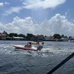 Las Olas Paddle Boards, Boats & Kayaks - Mini boat
