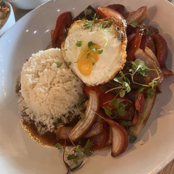 Chicha Peruvian Kitchen - Lomo Saltado a La Antigua - Peruvian Near Me - Roseville, California