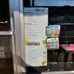 Lounge Leo - Cocktail list and prices.