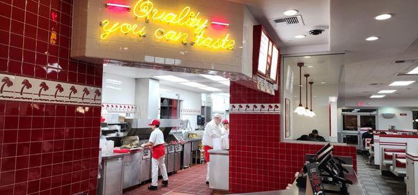 In-N-Out Burger by null