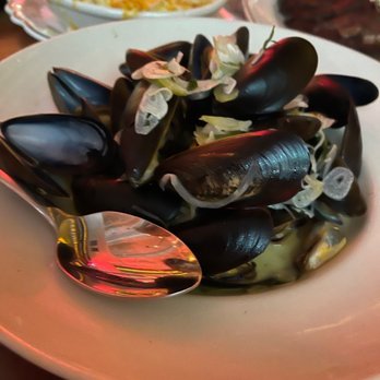 Maison Pickle - Mussels Moules Marinire - Cocktail Bars Near Me - New York, New York Maison Pickle - Mussels Moules Marinire - Cocktail Bars Near Me - New York, New York