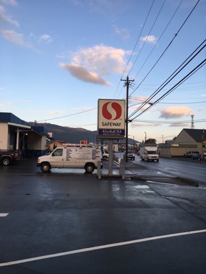 Safeway by null