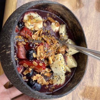 Molly's - Up close of the Classic Açaí Bowl - Breakfast & Brunch Near Me - San Diego, California Molly's - Up close of the Classic Açaí Bowl - Breakfast & Brunch Near Me - San Diego, California