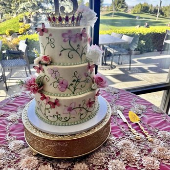 MaD Kakes - Quinceañera Cake They Made - Custom Cakes Near Me - Palmdale, California