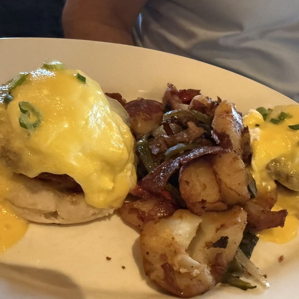 Cap City Fine Diner and Bar - Eggs Benedict with Crab - Diners Near Me - Dublin, Ohio