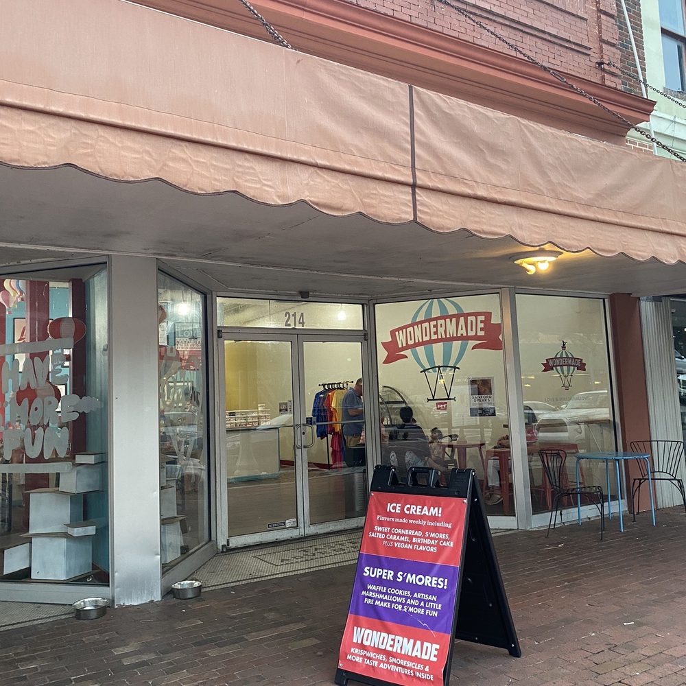 Wondermade - Outside looking in - Ice Cream & Frozen Yogurt Near Me - Sanford, Florida Wondermade - Outside looking in - Ice Cream & Frozen Yogurt Near Me - Sanford, Florida
