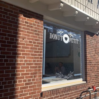 Donut Petit - Outside Donut Petit. - Donuts Near Me - Alameda, California