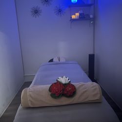 The Moon Massage  Stretching