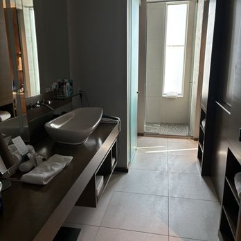 Le Germain Hotel Calgary - Hotels Near Me - Calgary, Alberta Le Germain Hotel Calgary - Hotels Near Me - Calgary, Alberta