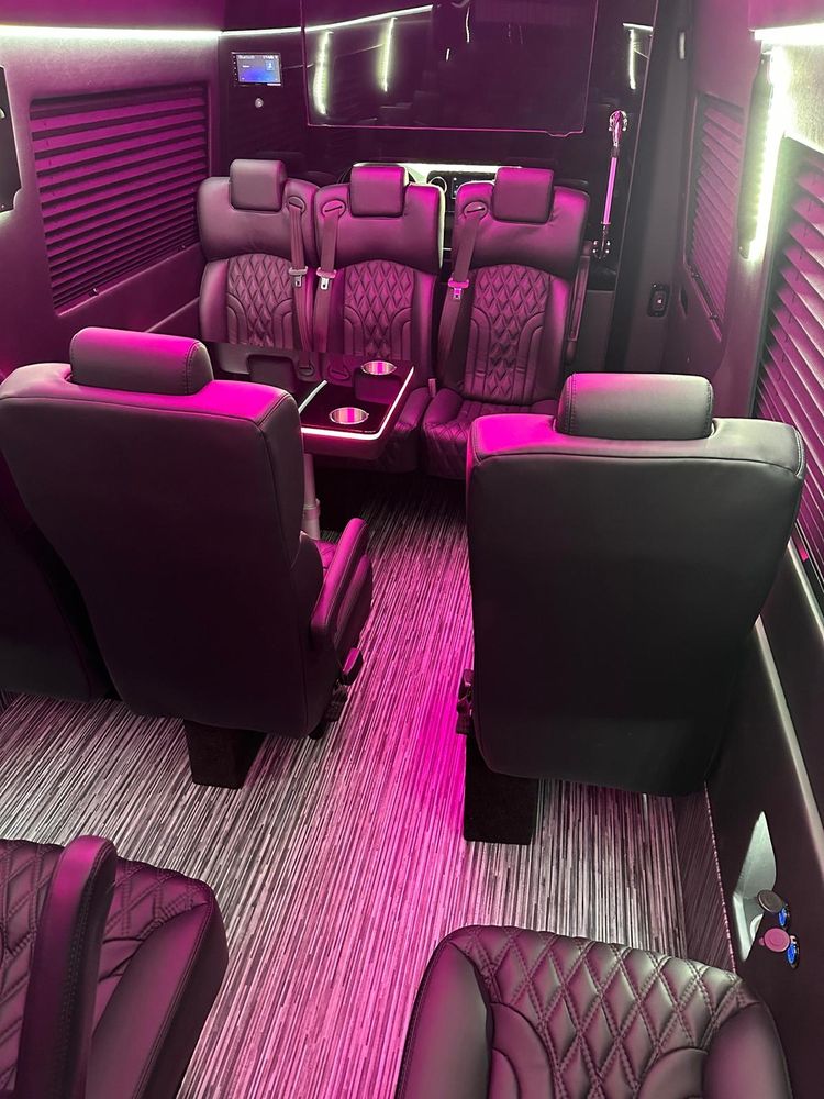 Tuleen Limousine