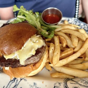 Fontaine - Burger - Creperies Near Me - Alexandria, Virginia Fontaine - Burger - Creperies Near Me - Alexandria, Virginia