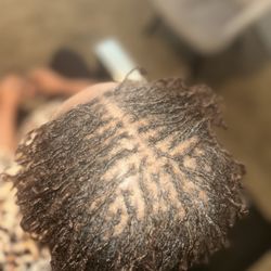 Goldie’s Loc Lounge - Microlocs