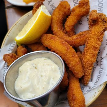 St Stephen's Tavern - Calamari - Fish & Chips Near Me - London, XGL St Stephen's Tavern - Calamari - Fish & Chips Near Me - London, XGL
