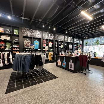Everything Ellum - Women's Clothing Near Me - Dallas, Texas Everything Ellum - Women's Clothing Near Me - Dallas, Texas