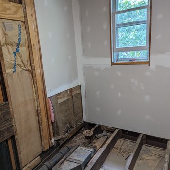 Mitten Monty Building Solutions - Bathroom Remodel Milan Before - Flooring Near Me Mitten Monty Building Solutions - Bathroom Remodel Milan Before - Flooring Near Me