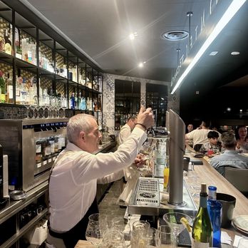 Los Montes de Galicia - The bar - Spanish Near Me - Madrid, M Los Montes de Galicia - The bar - Spanish Near Me - Madrid, M