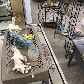 Java Junk - a coffee table with seashells and seashells on it - Thrift Stores Near Me - Clinton Township, Michigan