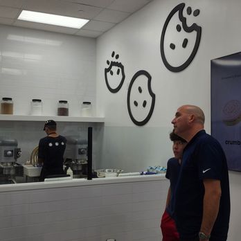 Crumbl - Kapolei - Interior - Bakeries Near Me - Kapolei, Hawaii Crumbl - Kapolei - Interior - Bakeries Near Me - Kapolei, Hawaii