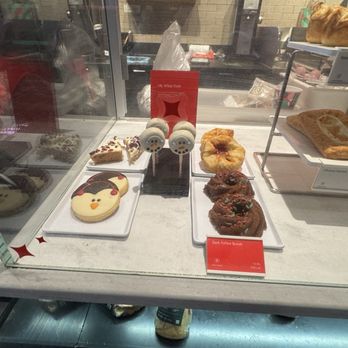Starbucks - Coffee & Tea Near Me - Brookhaven, Pennsylvania