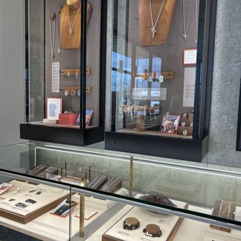 James Avery - Jewelry Near Me - Manor, Texas