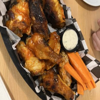 Outer Limits Brewing - Buffalo wings - Brewpubs Near Me - Proctorsville, Vermont Outer Limits Brewing - Buffalo wings - Brewpubs Near Me - Proctorsville, Vermont