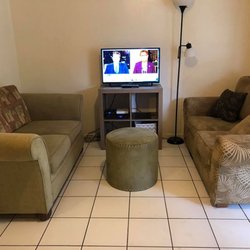 PIRATE COVE COTTAGES - Rum Runner living area