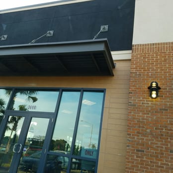 Verizon - Entrance without a sign - Mobile Phones Near Me - Tampa, Florida Verizon - Entrance without a sign - Mobile Phones Near Me - Tampa, Florida