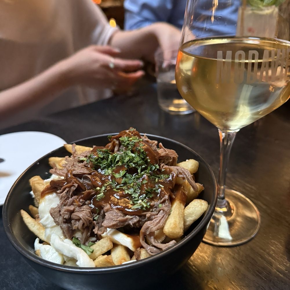Modavie - Modavie Poutine (with lamb) - French Near Me - Montreal, Quebec Modavie - Modavie Poutine (with lamb) - French Near Me - Montreal, Quebec