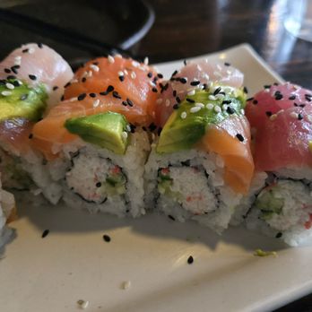 Wrench & Rodent Seabasstropub - Rainbowl roll - New American Near Me - Oceanside, California