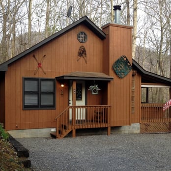 Johnson Branch Cabins - Johnson Branch cabin - 2 bedrooms - 2 baths with large hot tub on covered deck. - Vacation Rentals Near Me - Maggie Valley, North Carolina