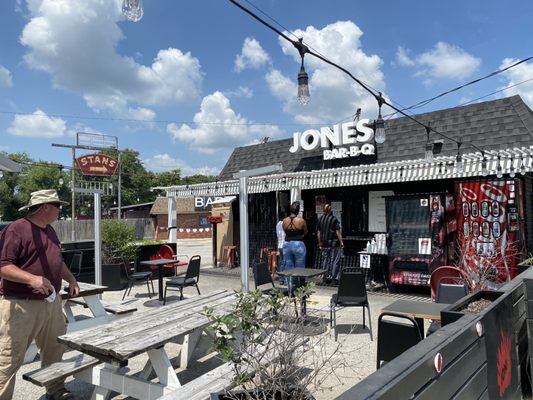 Jones Bar-B-Q by null
