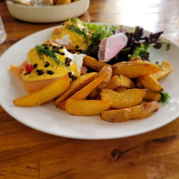 Lapisara Eatery - AMAZING smoked salmon benedict with crispy breakfast potatoes - Breakfast & Brunch Near Me - San Francisco, California Lapisara Eatery - AMAZING smoked salmon benedict with crispy breakfast potatoes - Breakfast & Brunch Near Me - San Francisco, California