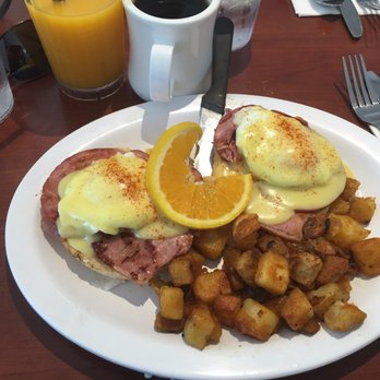 Eggs 'n Things - Waikiki Beach Eggspress - Breakfast & Brunch Near Me - Honolulu, Hawaii